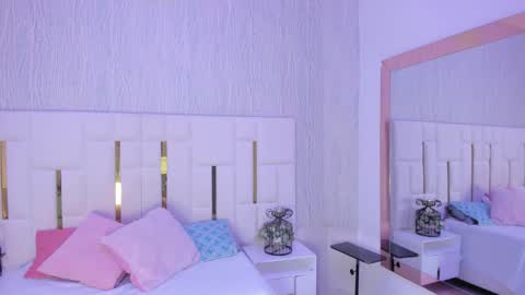 Rousse  online show from October 2025 07:01:02 PM