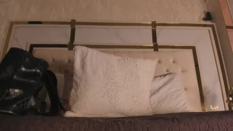 Rousse  online show from November 2025 07:13:01 PM