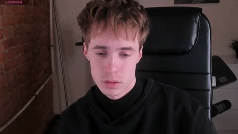 Snapshot of _tokyo_ghoul chatting on December 2024 03:04:01 PM _tokyo_ghoul online show from December 2024 03:04:01 PM