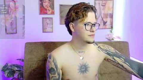 _tyleer_ online show from September 2025 05:03:02 PM