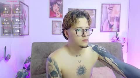 _tyleer_ online show from October 2025 03:49:02 AM