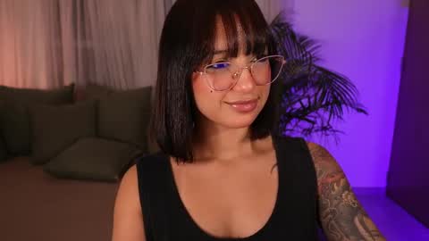 Snapshot of _victoria_florez chatting on April 2026 12:03:02 AM VICTORIA online show from April 2026 12:03:02 AM