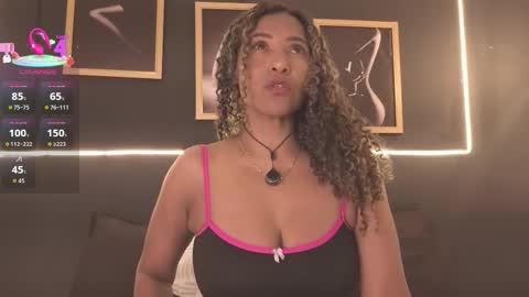 Snapshot of _victoria_hills chatting on November 2025 11:54:01 AM Victoria online show from November 2025 11:54:01 AM