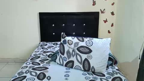 Snapshot of _victoriia_971 chatting on October 2025 01:59:02 PM _victoriia_971 online show from October 2025 01:59:02 PM
