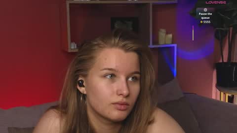 _watchmesmile_ online show from May 2026 04:17:01 AM