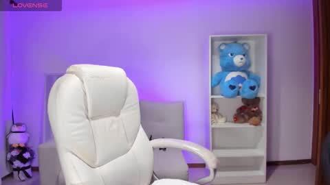 Fernanda  online show from October 2025 06:10:01 AM