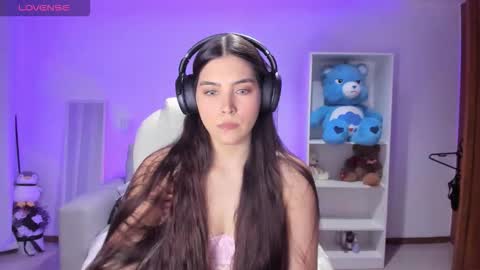 Fernanda  online show from November 2025 07:41:02 AM