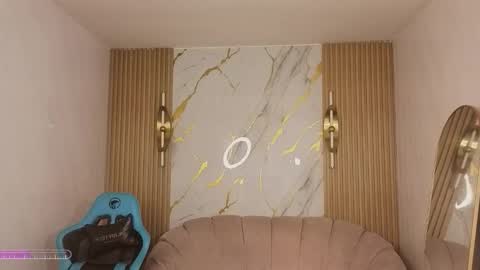 Snapshot of _wendy_b chatting on November 2025 12:36:02 PM wendy online show from November 2025 12:36:02 PM