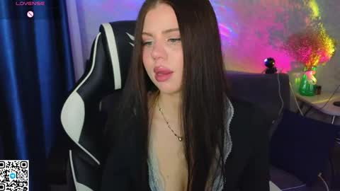 Fiona and Wayne online show from April 2026 05:51:01 PM