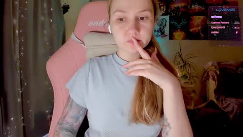 Snapshot of _witch__ chatting on September 2025 07:19:01 AM Enni online show from September 2025 07:19:01 AM