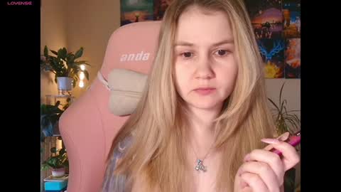 Snapshot of _witch__ chatting on October 2025 06:42:02 AM Enni online show from October 2025 06:42:02 AM