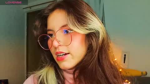 Snapshot of _yourcherrybomb chatting on February 2025 01:09:02 AM _yourcherrybomb online show from February 2025 01:09:02 AM