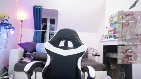 Polly online show from February 2025 07:38:02 PM