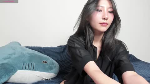 Snapshot of _yuriko chatting on December 2024 12:00:02 AM Mia online show from December 2024 12:00:02 AM