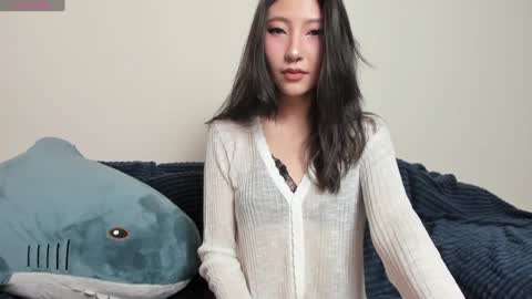 Snapshot of _yuriko chatting on January 2025 11:24:01 PM Mia online show from January 2025 11:24:01 PM