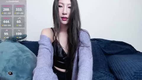 Snapshot of _yuriko chatting on October 2025 12:46:02 AM Mia online show from October 2025 12:46:02 AM