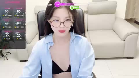 Snapshot of _zizi_ chatting on January 2025 11:43:02 AM _zizi_ online show from January 2025 11:43:02 AM