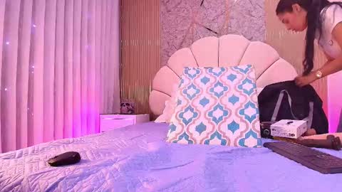 Aisha online show from November 2025 11:56:02 AM