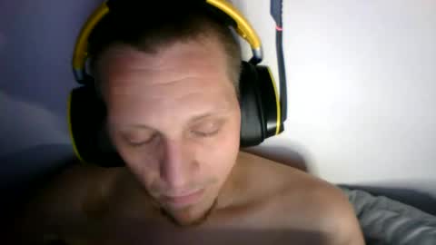 A Bored Dragon online show from November 2025 01:49:02 AM