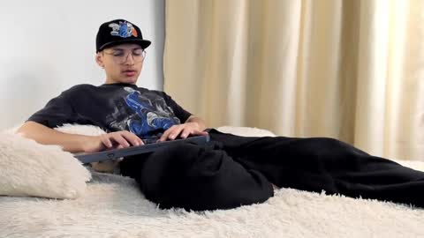 alejo online show from December 2024 04:10:02 AM