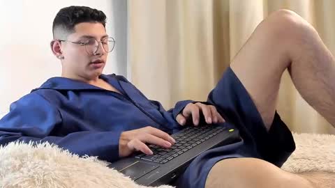 alejo online show from February 2025 03:03:01 AM