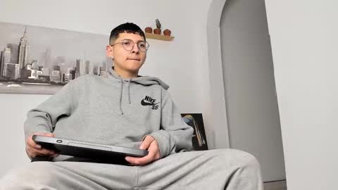 alejo online show from March 2025 02:41:02 AM