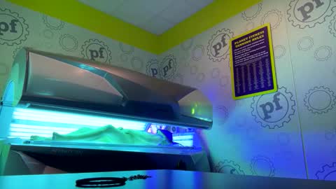 Snapshot of a_rae93 chatting on September 2025 12:23:02 AM a_rae93 online show from September 2025 12:23:02 AM