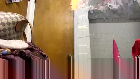 Snapshot of a_rae93 chatting on October 2025 01:57:01 AM a_rae93 online show from October 2025 01:57:01 AM