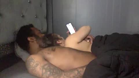 a_rizzy85 online show from April 2026 05:05:01 AM