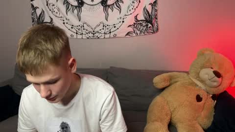 Kris Michael online show from April 2026 06:38:02 PM