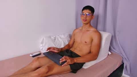 Snapshot of aa_xel chatting on October 2025 02:01:02 AM Axel online show from October 2025 02:01:02 AM