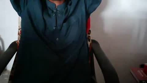 aakhan804 online show from May 2026 12:00:02 PM