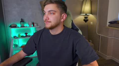 Alex online show from March 2025 06:04:02 AM