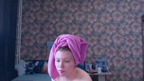 Snapshot of aalicebubble chatting on April 2026 10:35:02 AM Alice online show from April 2026 10:35:02 AM