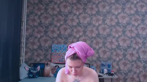 Snapshot of aalicebubble chatting on May 2026 12:00:01 PM Alice online show from May 2026 12:00:01 PM