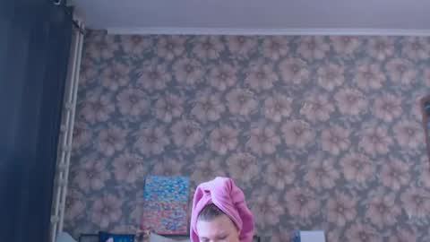 Snapshot of aalicebubble chatting on May 2026 12:35:01 PM Alice online show from May 2026 12:35:01 PM
