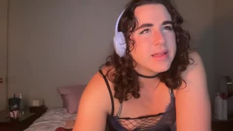 sluttyemmie online show from September 2025 03:06:02 AM
