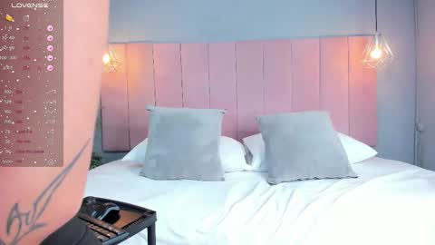 A R I A L  online show from September 2025 10:46:02 PM