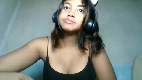 Snapshot of aariciah chatting on May 2026 07:49:01 AM aariciah online show from May 2026 07:49:01 AM
