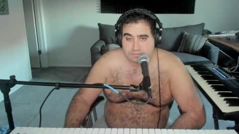 Aaron online show from October 2025 09:31:02 PM