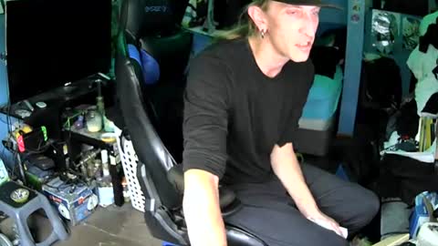 Snapshot of aaron111dub chatting on July 2026 03:05:02 PM NorCalLongSlong online show from July 2026 03:05:02 PM