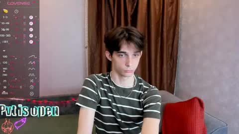 Snapshot of aaron_bang chatting on June 2026 10:22:02 PM Aaron Bang online show from June 2026 10:22:02 PM