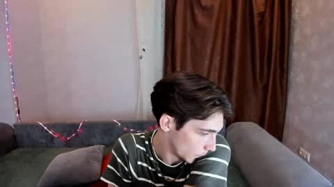 Snapshot of aaron_bang chatting on June 2026 04:35:02 PM Aaron Bang online show from June 2026 04:35:02 PM