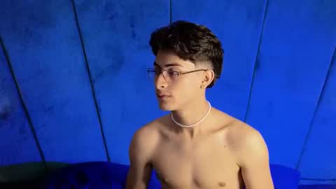 Snapshot of aaron_eze chatting on October 2025 11:11:02 PM Aaron Ezequiel online show from October 2025 11:11:02 PM