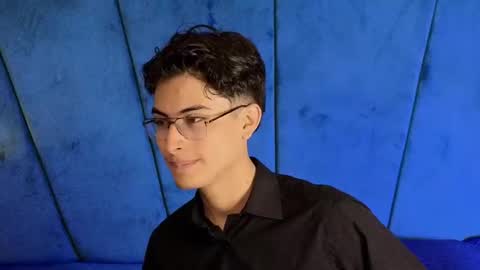 Snapshot of aaron_eze chatting on October 2025 10:52:01 PM Aaron Ezequiel online show from October 2025 10:52:01 PM