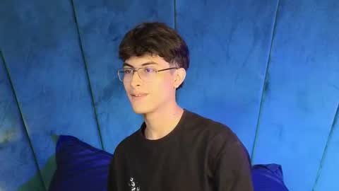 Snapshot of aaron_eze chatting on October 2025 08:19:02 PM Aaron Ezequiel online show from October 2025 08:19:02 PM