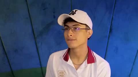 Snapshot of aaron_eze chatting on October 2025 09:03:02 PM Aaron Ezequiel online show from October 2025 09:03:02 PM