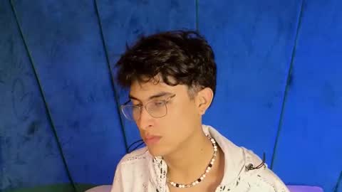 Snapshot of aaron_eze chatting on October 2025 09:49:02 PM Aaron Ezequiel online show from October 2025 09:49:02 PM