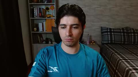 Snapshot of aaron_paul_ chatting on March 2026 10:13:02 PM Aaron online show from March 2026 10:13:02 PM