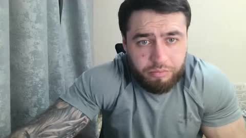 Snapshot of aaron_royal chatting on April 2026 04:15:01 PM Davin tayl online show from April 2026 04:15:01 PM